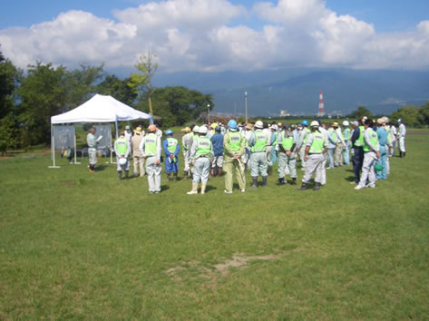 河川美化運動に協力しています!