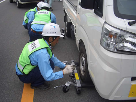 山梨県、市町村と共同で啓開訓練を行いました
